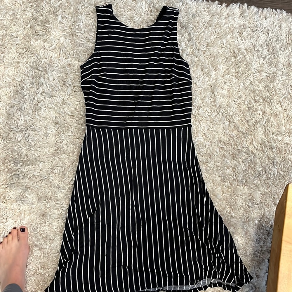 Loft flowy open back dress!